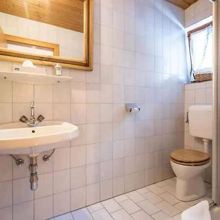 Boutique Holiday In Kirchberg With Jacuzzi בית נופש ריית ביי קיצבוהל
